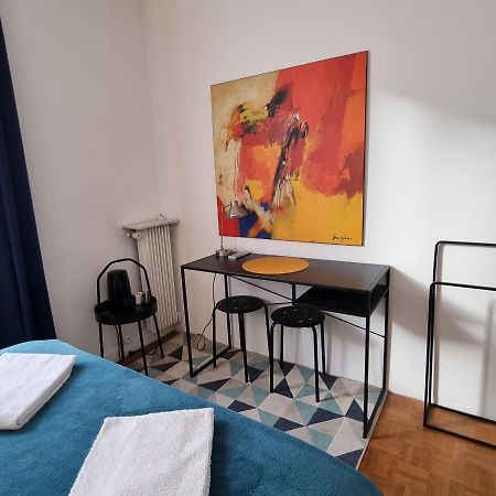 Double Bed Room Homestay Shared Accommodation Paris Extérieur photo